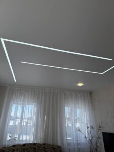 Натяжной потолок с подсветкой в Солигорске